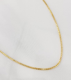 Cadena Veneciana / Peso: 3,4 Gr Prom / Largo: 45 Cm / Ancho: 1,03mm - 18K