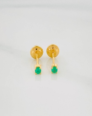 Topo Esmeralda 9 Ptos Peso : 0,55 Gr Prom / 2,2 mm - 18 K