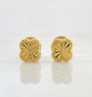 Topo Trebol Diamantado Peso : 0,5 Gr Prom / 4,5 mm - 18 K